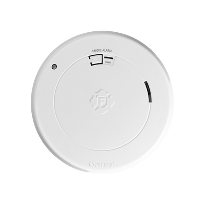 Alarma de Humo First Alert SM210L / Sensor Fotoelectrico / Batería de Litio Sellada de 10 Años / Luz de Seguridad / Rango de Temperatura 4.4°C a 37.8°C/ Cumple UL217, CSFM, NFPA 72, NFPA 101, ICC